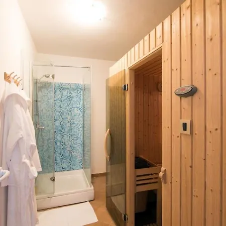 By Guide * 奥帕提亚