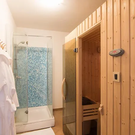 By Guide Οπατία